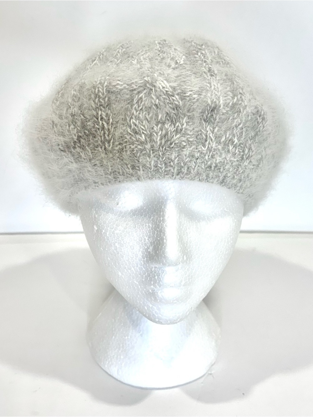 Grey fuzzy knit beret hat - Picture 2 of 4